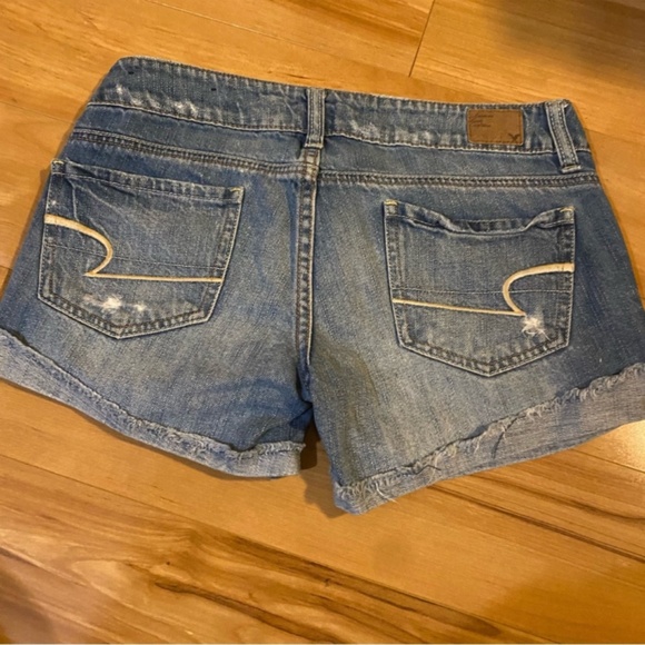 American Eagle jean shorts—Size 2 - Picture 6 of 9